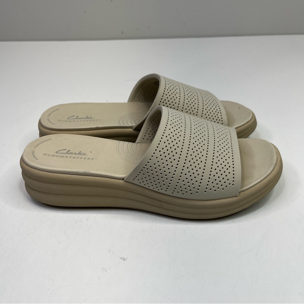 Clarks Cloudsteppers Drift Twist Slip-On Flat Sandals cream - 8 - Picture 6 of 9